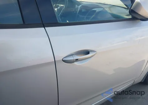 2013 Hyundai Veloster Base W/Black z USA, uszkodzony, nr VIN KMHTC6AD6DU177347